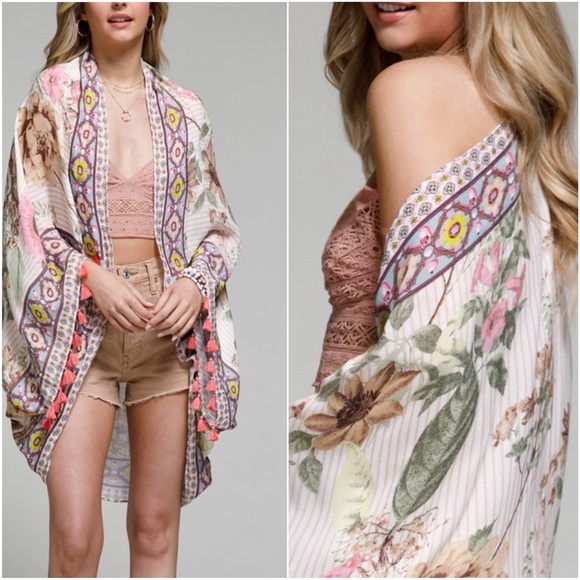 Kimono Cover up listing for live sale - Picture 2 of 3